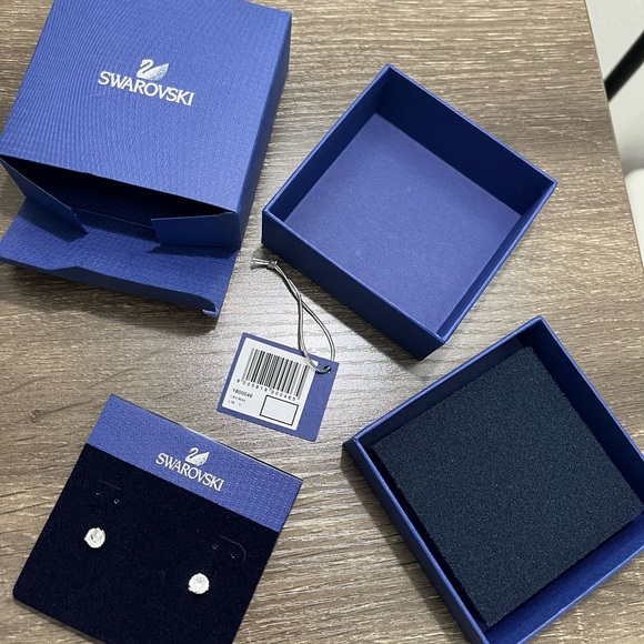 Swarovski Crystal Stud Earrings - Picture 4 of 4